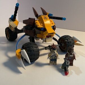 Lego 70002 Chima Lennox’s Lion Attack all pieces, with two minifigures